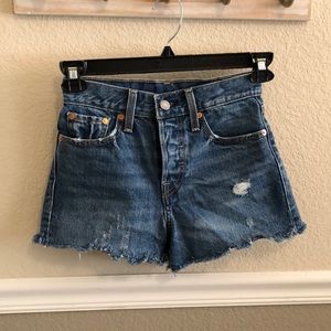 Levi’s High Waisted Jean Shorts Size 24